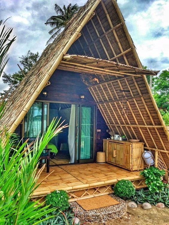 Rumah Bambu Minimalis Berbentuk Limas