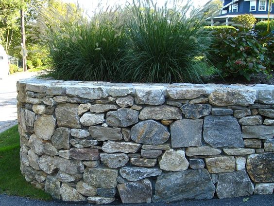 Batu Sabak untuk Dinding Taman