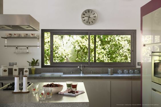 Jendela Aluminium Model Geser untuk Dapur Cantik