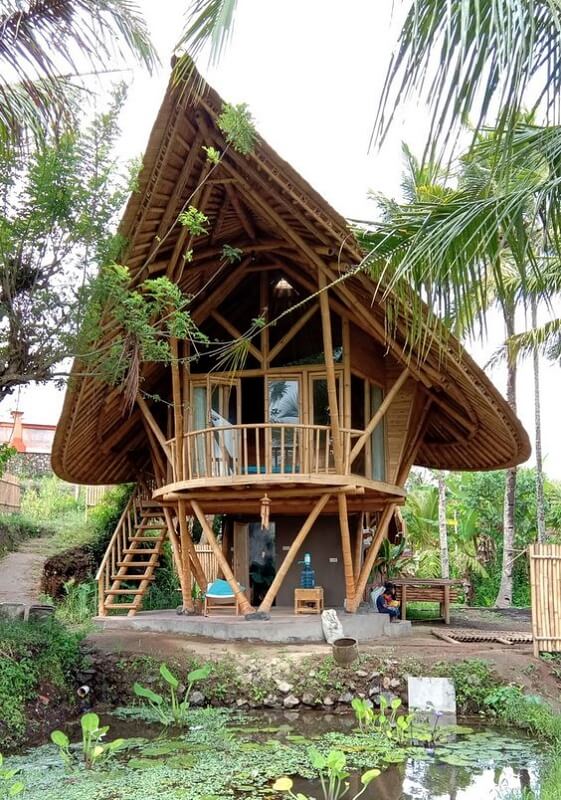 Rumah Bambu Antik Elegan